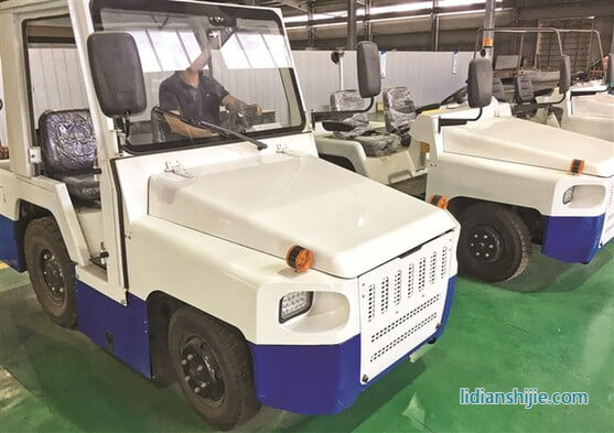 福建中資新能源動力設備制造有限公司的廠房，新一批純電動牽引車剛下線
